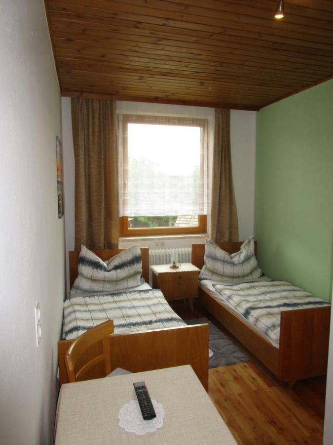 Отель Dorfwirtshaus Rauch Eschabruck Экстерьер фото